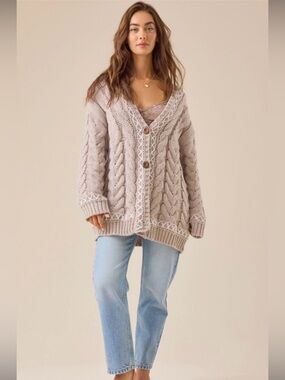 ALTAR’D STATE abby whipstitch chunky cardigan💕